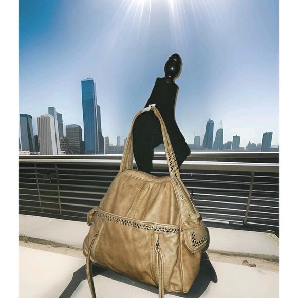 Junior Drake Leather Soft Shoulder Bag Carmel Multi Compartment 12x14x5 - Picture 1 of 16